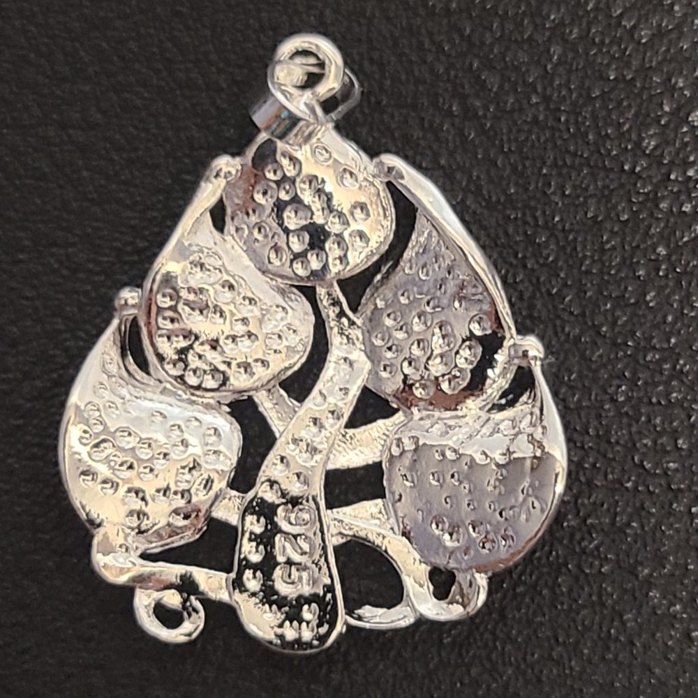 Silver leaf tree charm - Picture 15 of 16